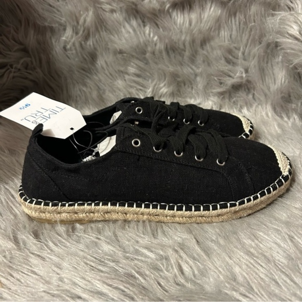 Time And Tru Sneakers Womens Size 9 1/2 Black Lace Up Shoes